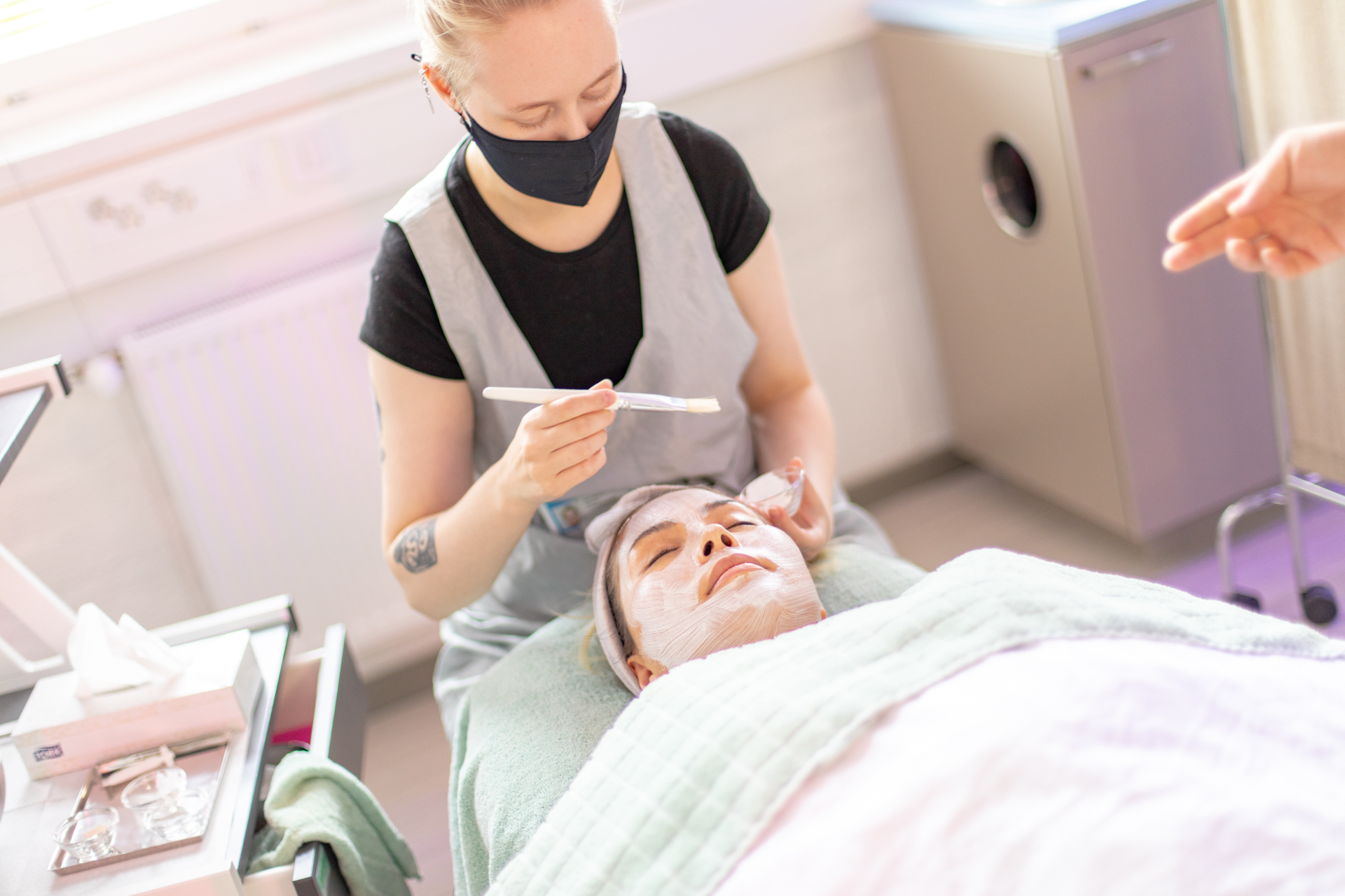 beauty care student