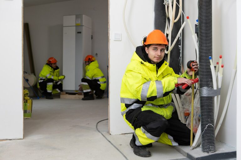Tredun putkiasentajaopiskelija