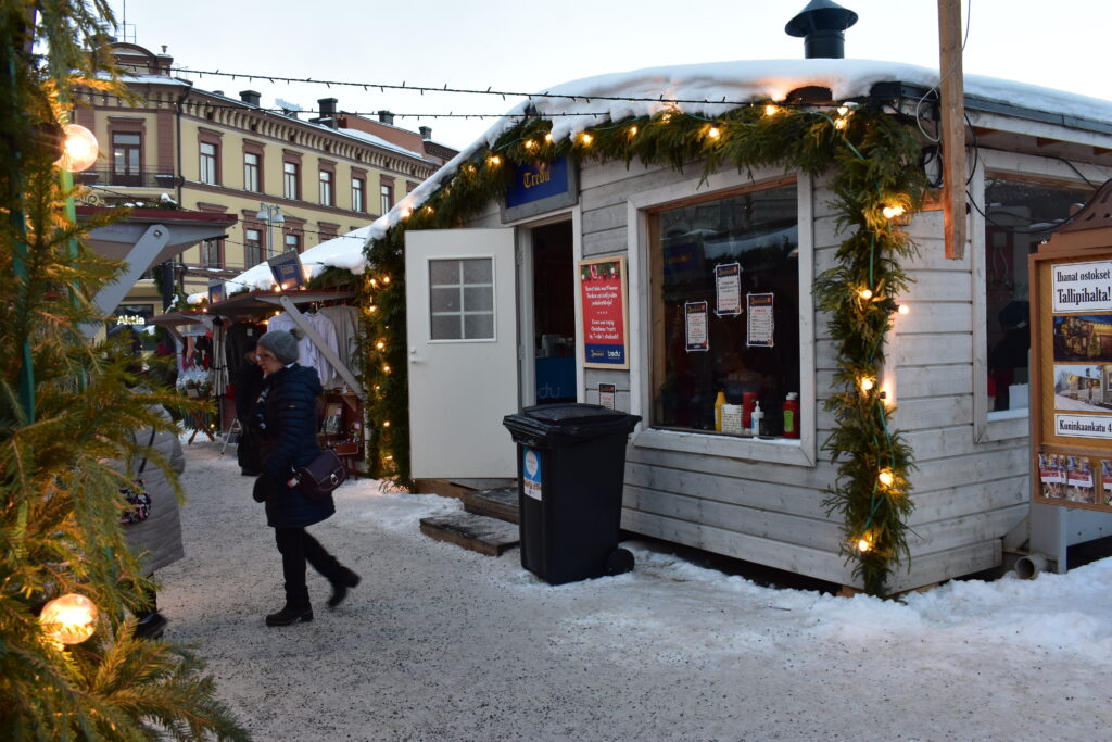 Tredun mökki Joulutorilla