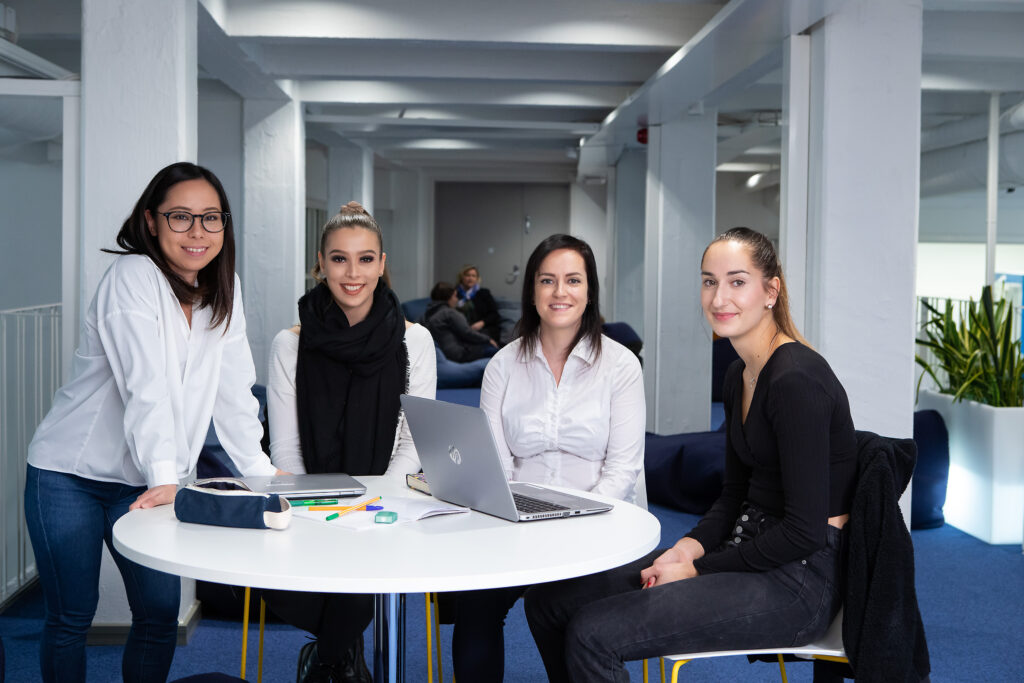 Tredun business management opiskelijoita