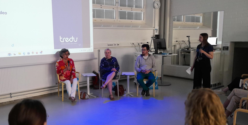 Panelistit vasemmalta Silvia Torres, Anne Soini ja Toni Säkkinen. Paneelin veti Annika Kujanpää.  