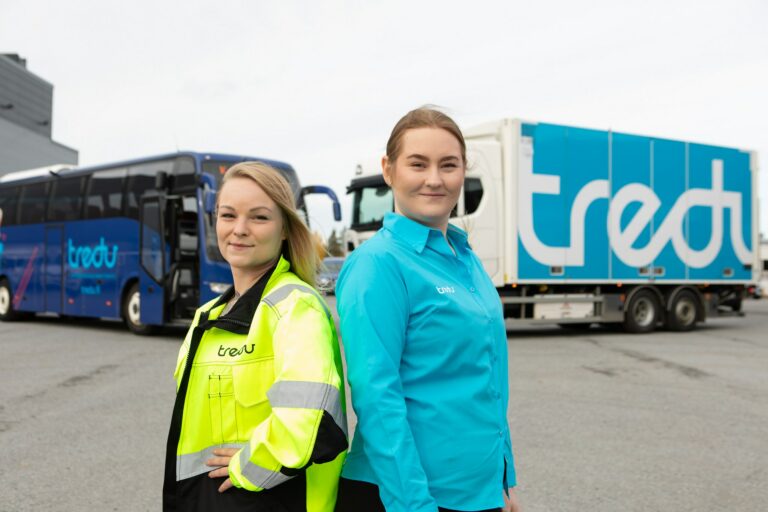 Tredun logistiikka-alan opiskelijoita