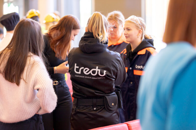 Tredun opiskelijoita
