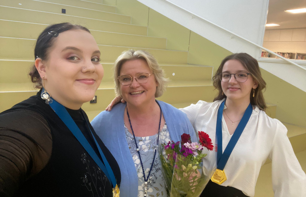 Saana Eskelinen, Anne Tyynelä ja Sina Järvilehto.