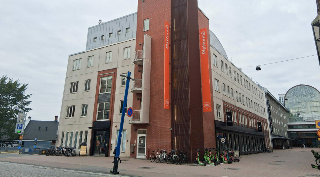 Kuvassa startup-talo Platform6 ulkoa kuvattuna