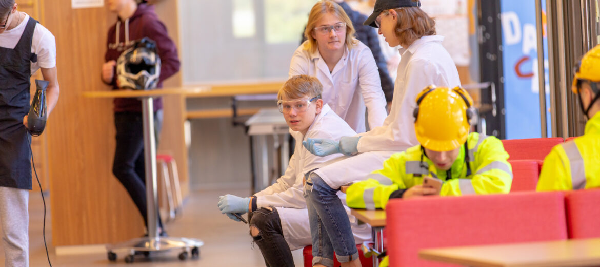 Tredun eri alojen opiskelijoita