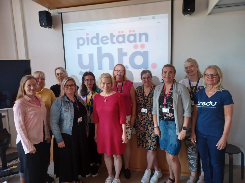 Hankkeen henkilöstöä.