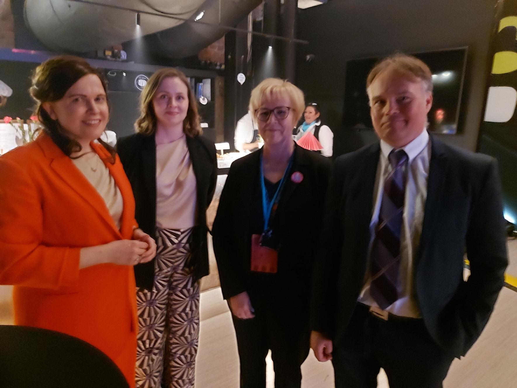 Tiede- ja kulttuuriministeri Mari-Leena Talvitie, Tampereen kaupungin apulaispormestari Johanna Kirjavainen, Tredun johtaja Kirsi Viskari sekä SAKU ry:n puheenjohtaja Antti Lahti.