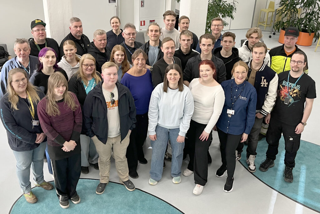 Tredun Taitaja-finalistit ryhmäkuvassa.